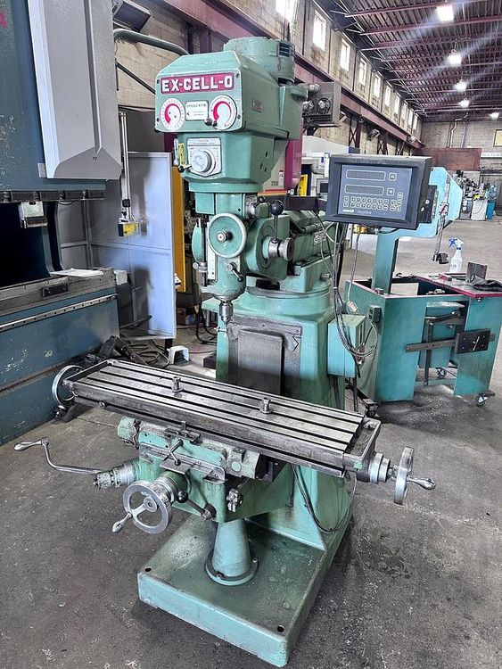 Excello 602 Vertical Milling Machine 3800 RPM