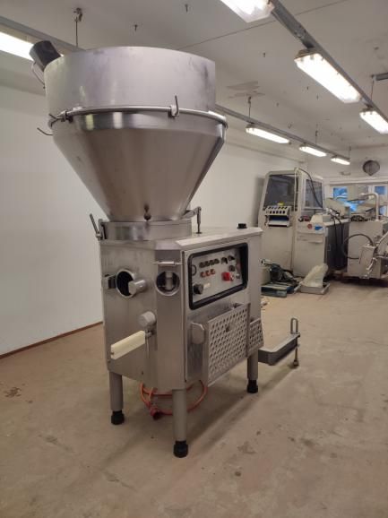Vemag 3000 DC vacuum filling machine