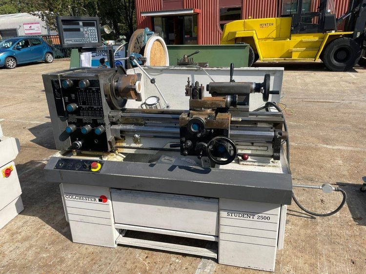 Colchester Gap Bed Lathe x 25″ 2500rpm Student 2500