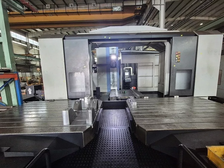 Doosan DBC-130II w/ 2 APC 5.1" 3,000 RPM