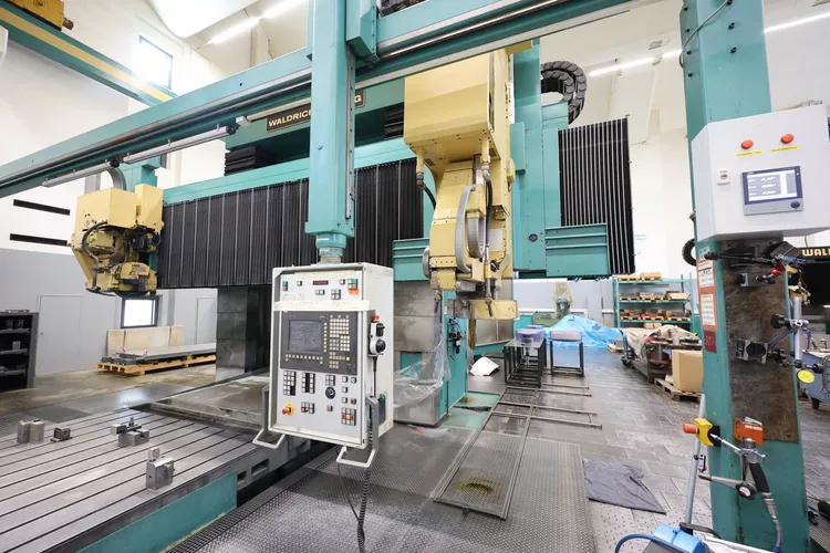 Waldrich Coburg 30-30 SNC 5050/11M