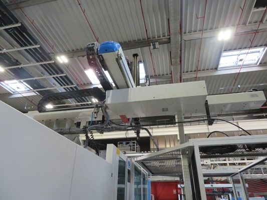 Krauss Maffei LRX 150 robot