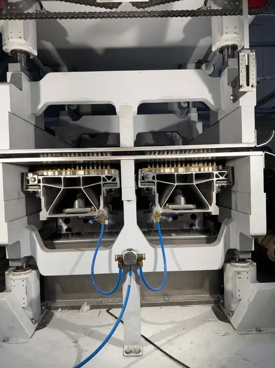 Autefa Stylus DZ-R/S Variliptic needle loom