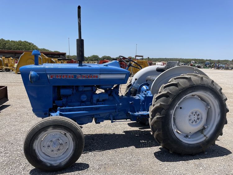 Ford 2000 Tractor
