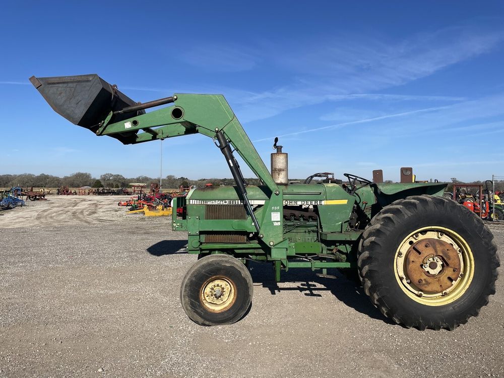 John Deere 2940 Tractor