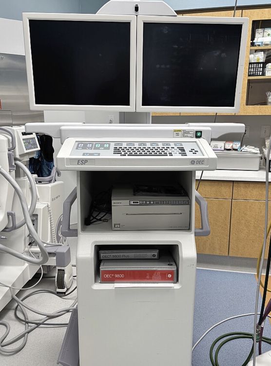 OEC 9800 Plus C Arm