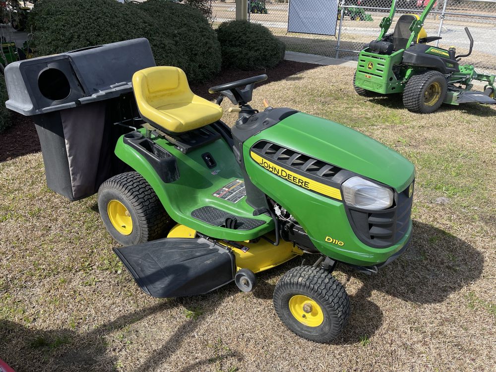 John Deere D110