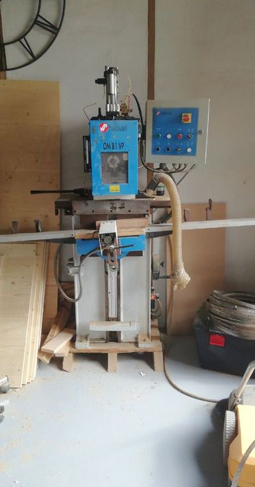 Masterwood OM B1 VP Vertical chisel mortiser