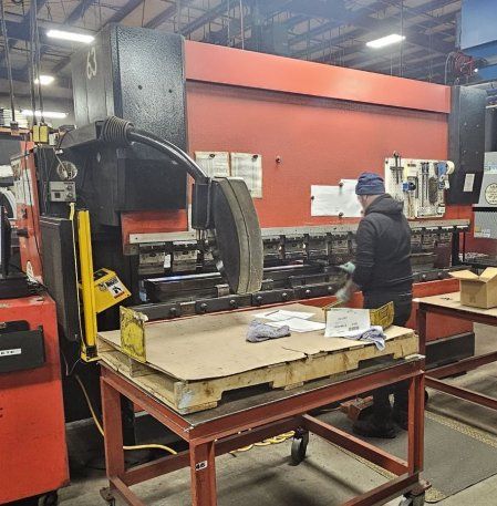 Amada HFE 100-3S CNC PRESS BRAKE 110 TON X 122"