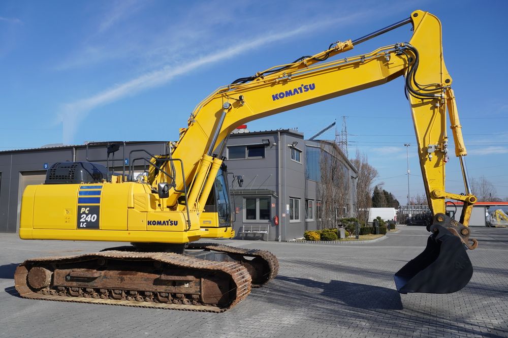 Komatsu PC240LC11 Tracked Excavator