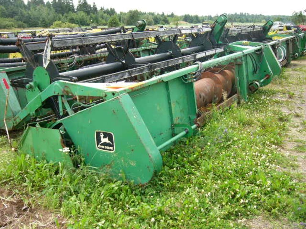 John Deere 216