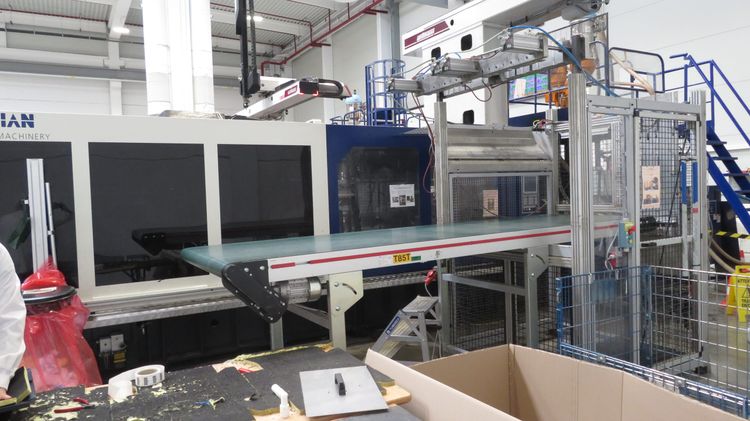 Haitian Injection Molding Machine 700 T