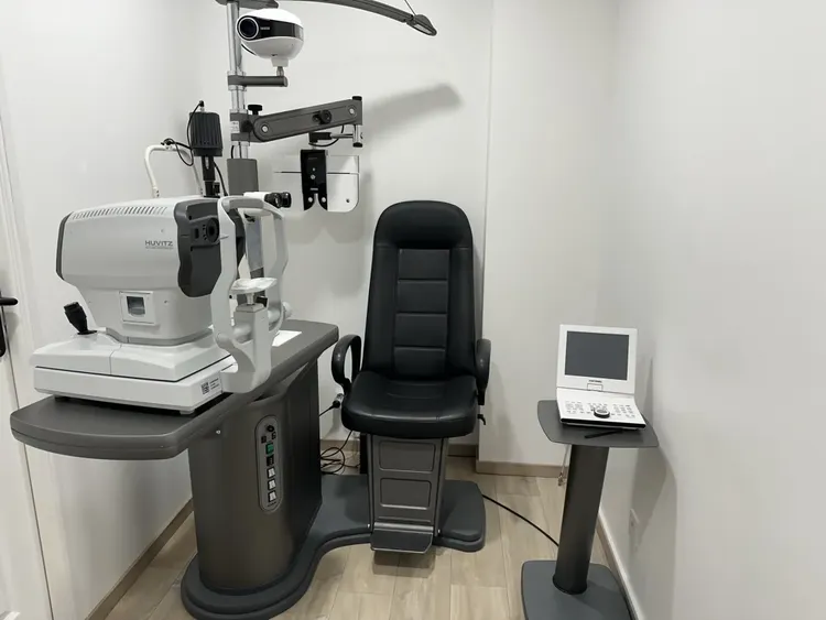 Huvitz Automated refraction unit