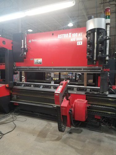 Amada ASTROII HDS1030NTR,ROBOTIC CELL W/AUTO TOOL CHANGER 100 TON