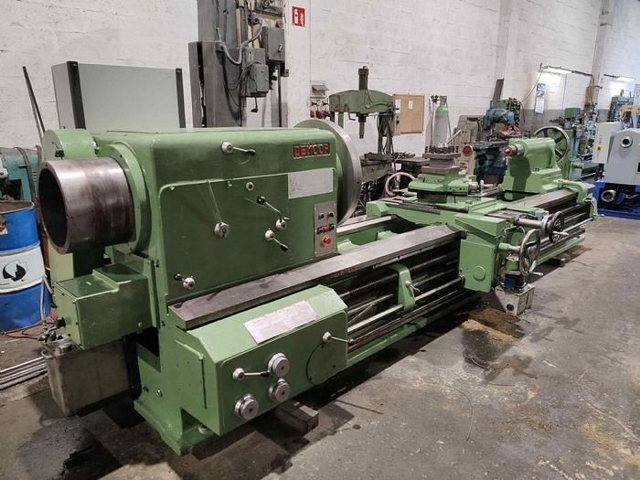 Demoor ENGINE LATHE Variable 825-320 OF 3000