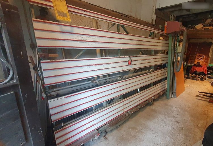 Vertical panel saw