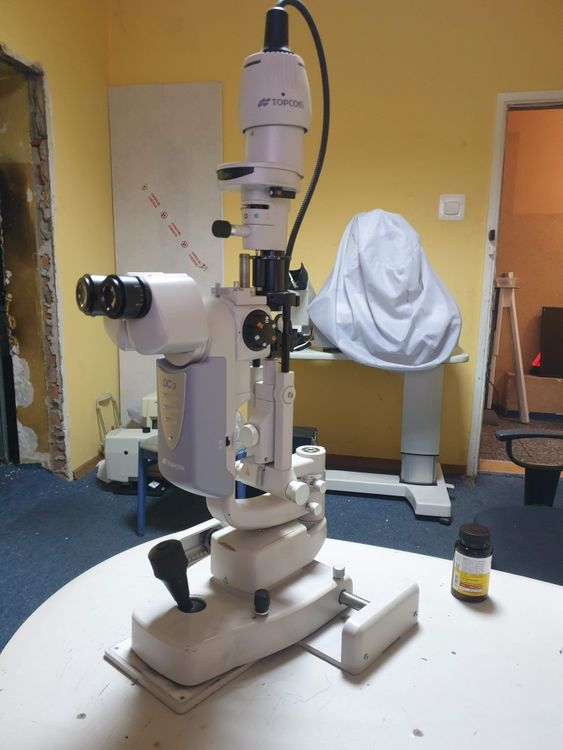 Topcon SL-D7 Slit Lamp with Video DC-3
