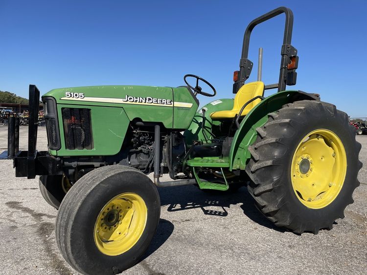 John Deere 5105 Tractor