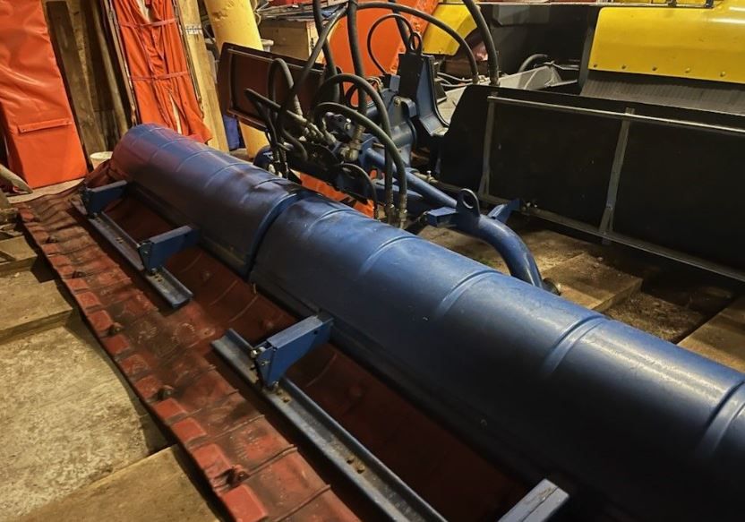 2 Pistenbully Snow thrower