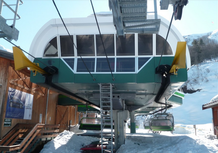 2 Leitner detachable chairlifts with transfer station, 4-seater with bubble