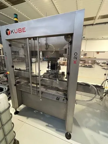 Kube, Adhesive and cold glue labeller