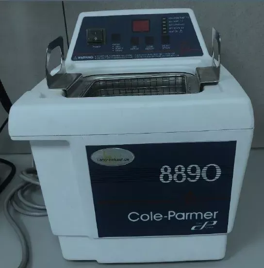 Cole-Palmer 8890 E-DTH Ultrasonic bath cleaner for small parts