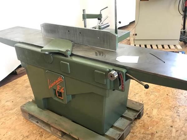 SCM F4
