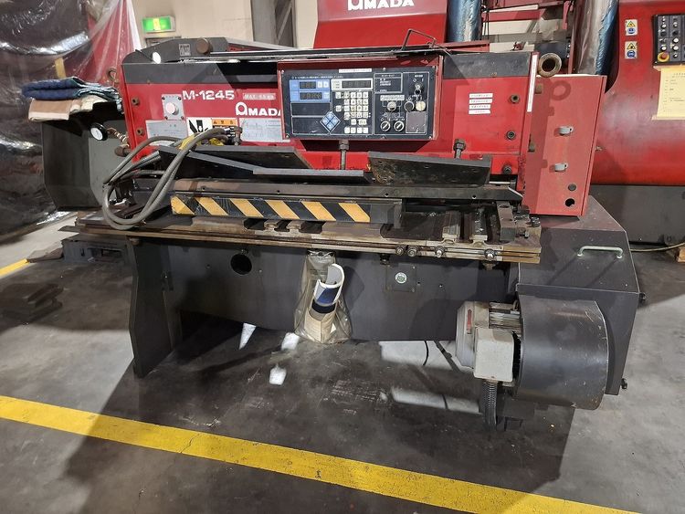 Amada M1245
