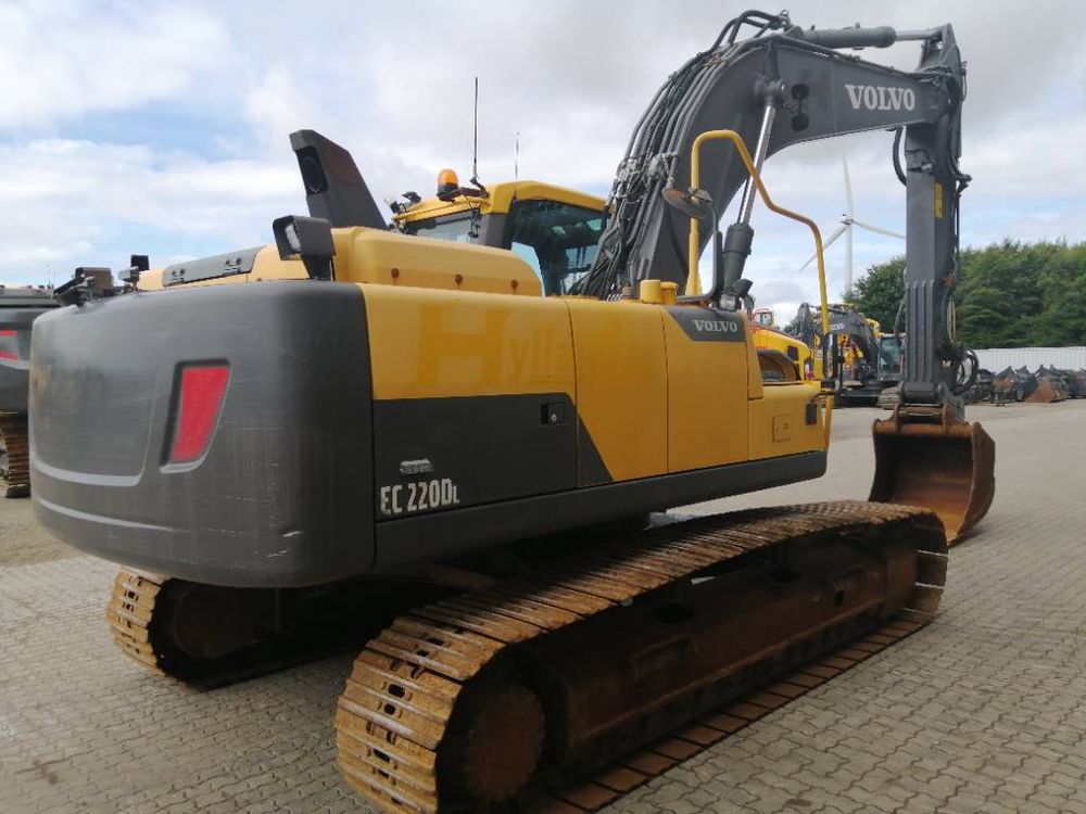 Volvo ec 220 dl