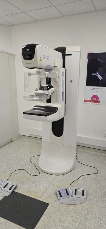 Hologic Dimensions 3D Tomo Mammo