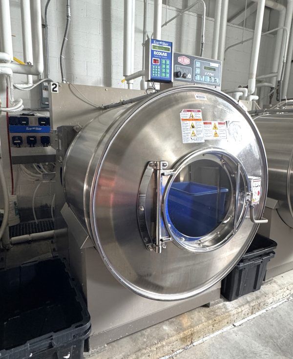 Milnor 42030V6J 160 Lb. Open Pocket Washer Extractor