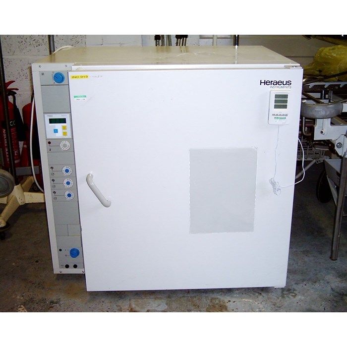 Heraeus Oven