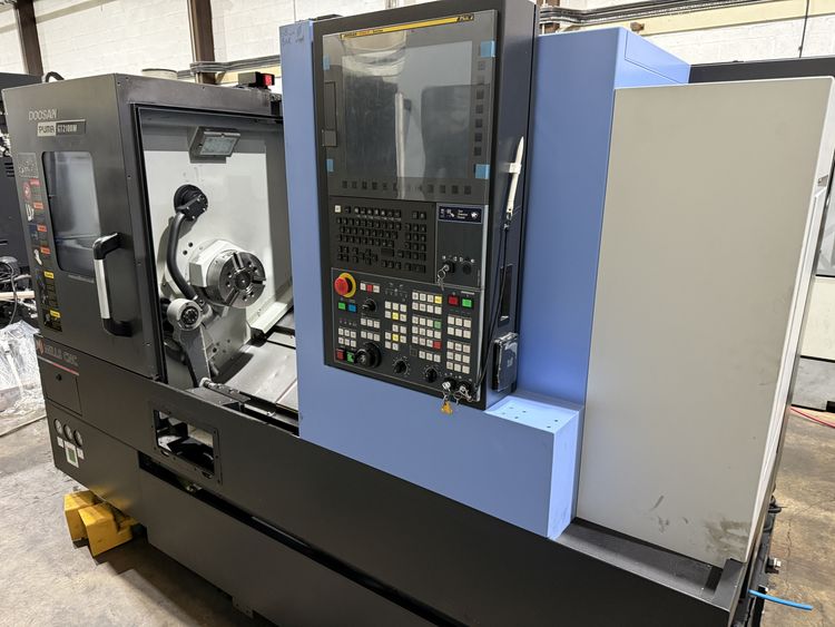 Doosan FANUC i Series 4500rpm PUMA GT2100M 3 Axis