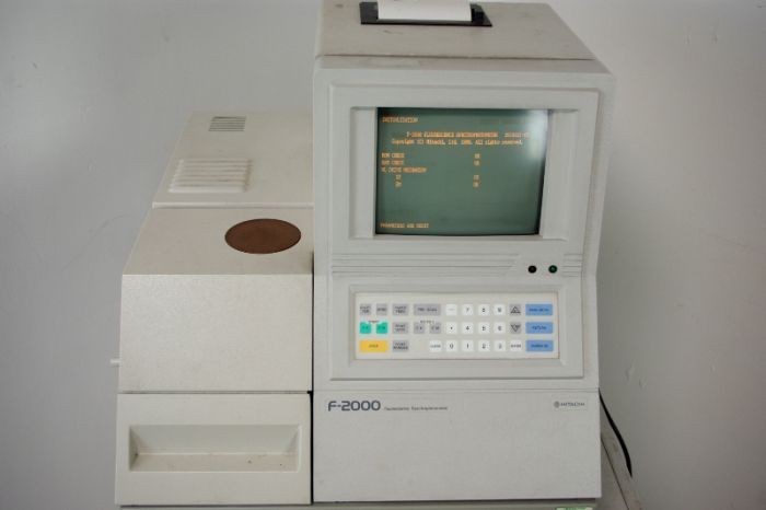 Hitachi F-2000 Fluorescence Spectrometer / Fluorimeter