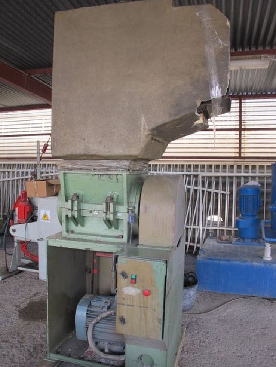 Navarro Grinder with blades