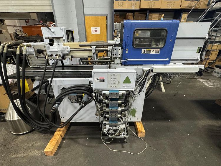 Arburg Allrounder 221 M 350-75 35 T