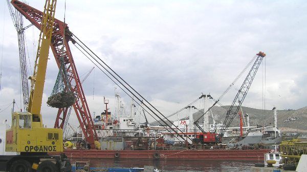 Barge - Floating Crane