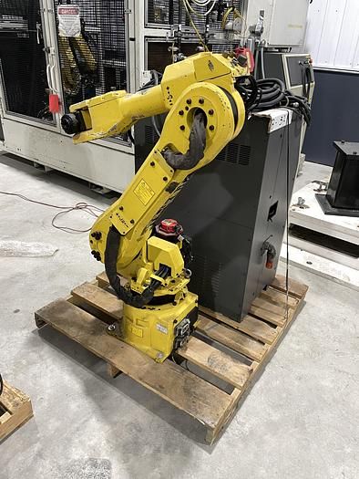 Fanuc ARCMATE 120iB 6 AXIS ROBOT WITH RJ3iB CONTROLLER 6 Axis 20kg
