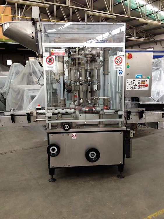 Farmomac F250 Automatic bottle closing machine