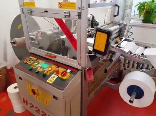 Mert automatic machine for sewing the sides of mattresses