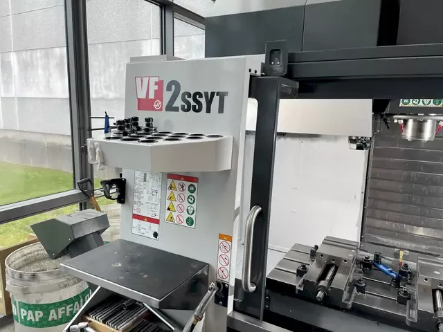 Haas VF-2SSYT 3 Axis