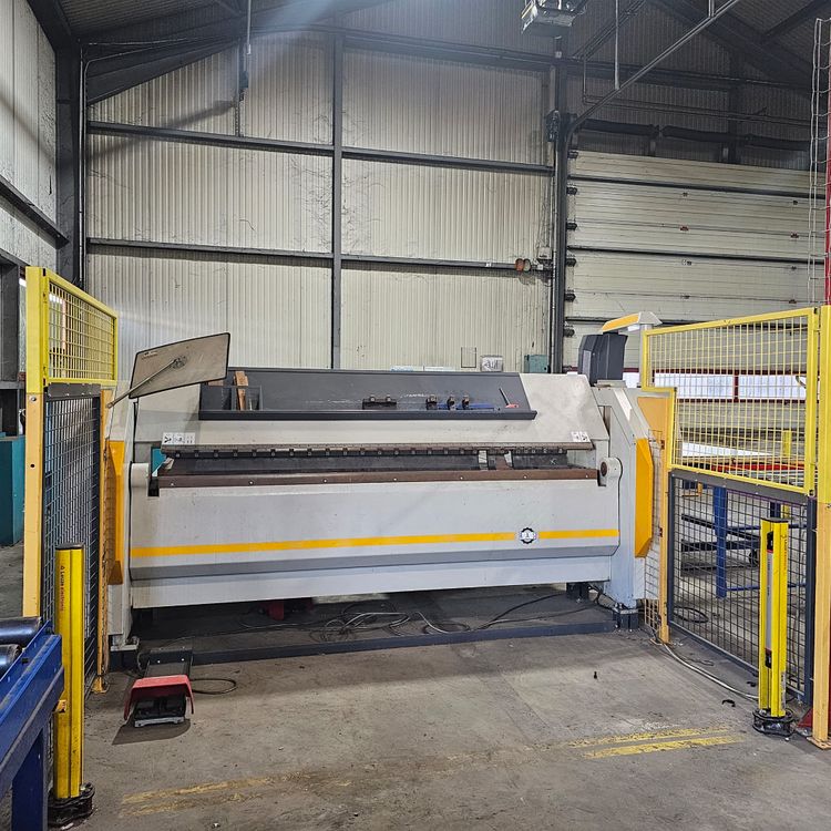 2 Ras 62.25 sheet metal bending machine Max. thickness: 2.25 mm