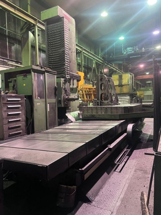 TOS WHQ 13 CNC  3000 rpm