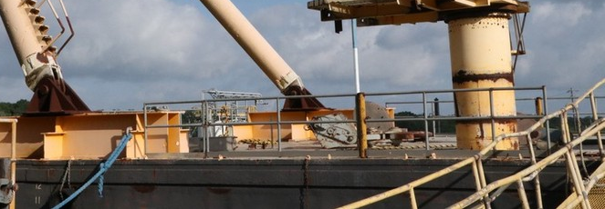 DERRICK-CRANE BARGE 165X44FT