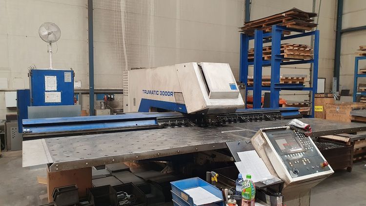 Trumpf TRUMATIC 3000 R Stamping and punching machine