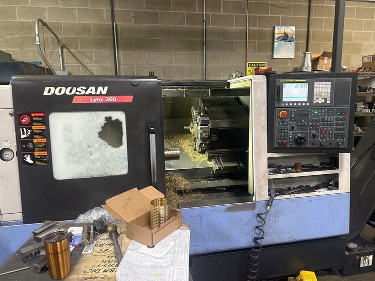 Doosan CNC (Fanuc I Series Control) 3,500 RPM LYNX 300 2 Axis