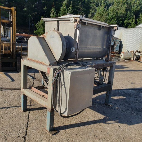 2050 JACKETED TIPPING Z ARM MIXER