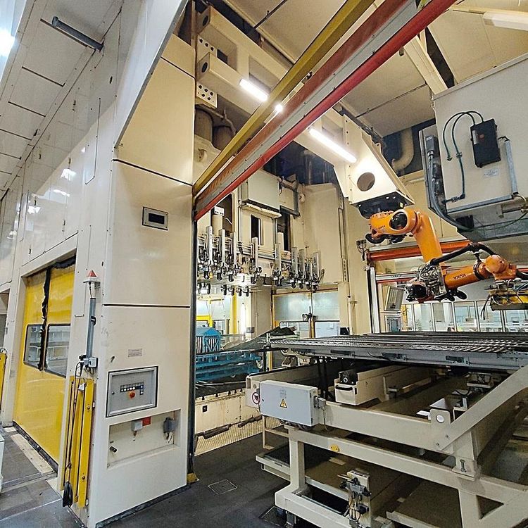 Schuler SMG DHC 2500/1800-5000/2400 2500 Ton