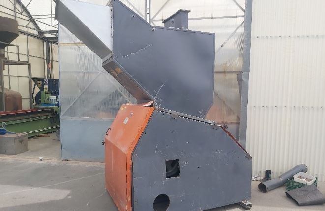 Gester 650x650 mm Grinder with blades