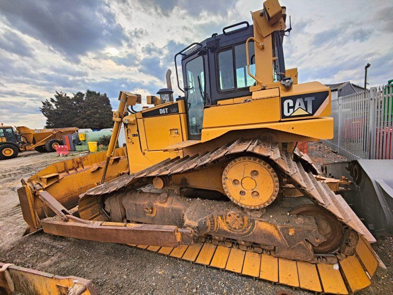 CAT D6T Track Buldozer